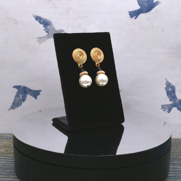 Gold Spin Pattern Medallion Pearl Drop Earrings Caroline C Estate Collection - Picture 1 of 9